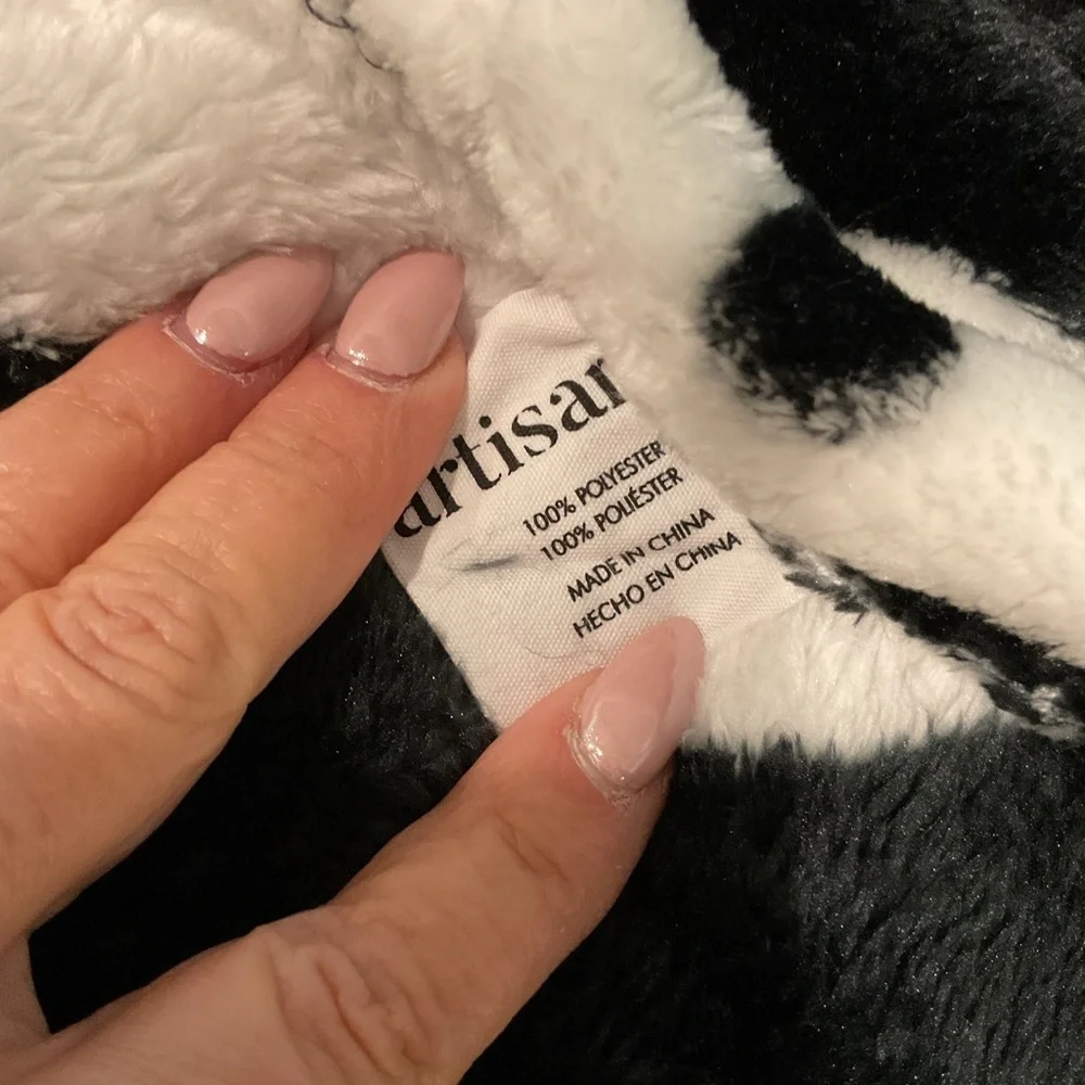 Artisan Black and White Ghost Blanket
